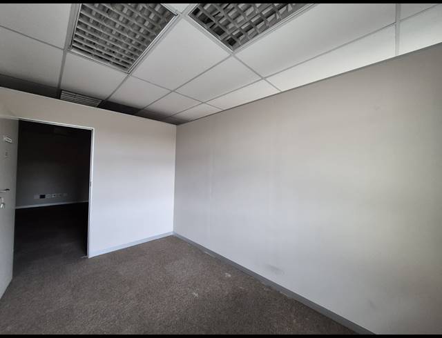 859M² OFFICE TO LET IN SUNNINGHILL